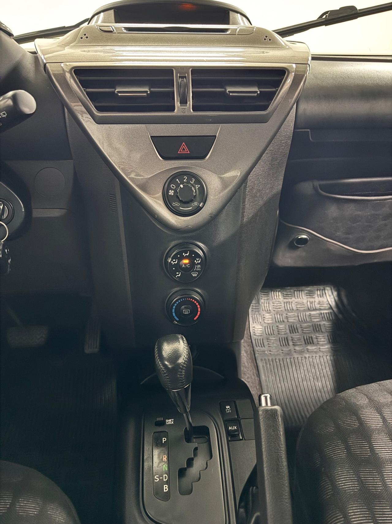 Toyota iQ 1.0 68 Cv Sol. AUTOMATICA