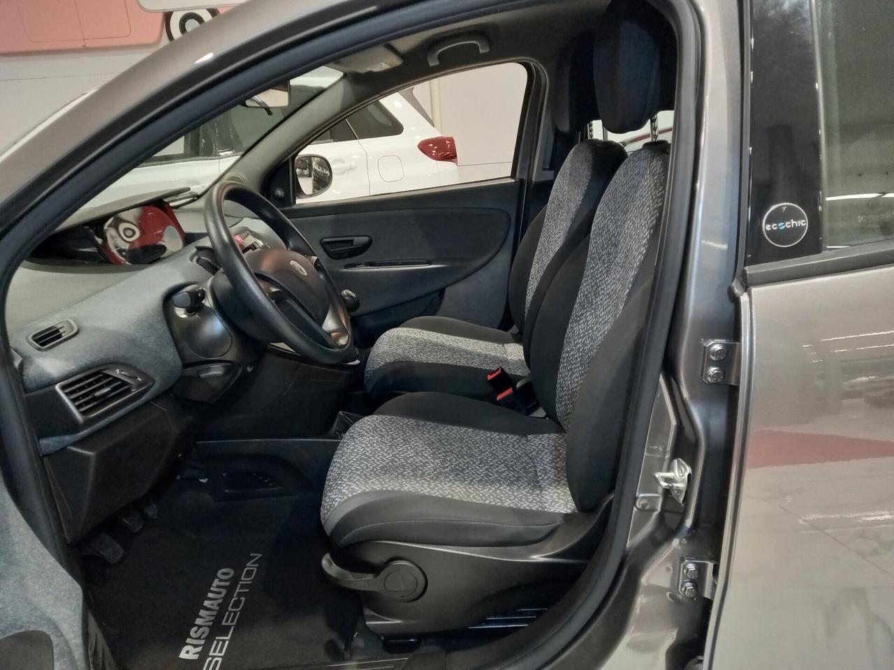 Lancia Ypsilon 1.0 FireFly 5 porte S&S Hybrid Ecochic Gold