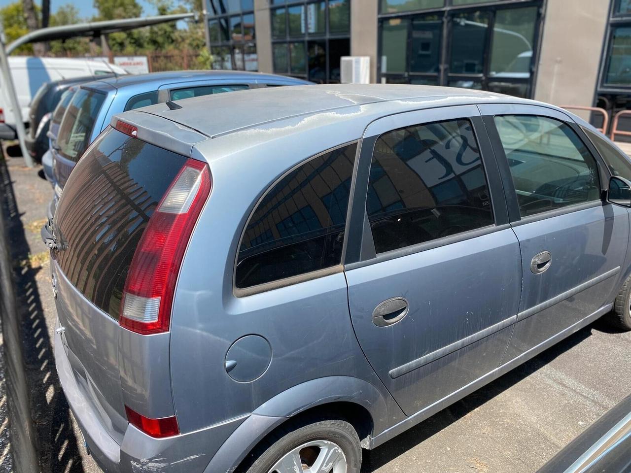 2 Lancia Ypsilon -Fiat idea - Opel meriva - IN BLOCCO