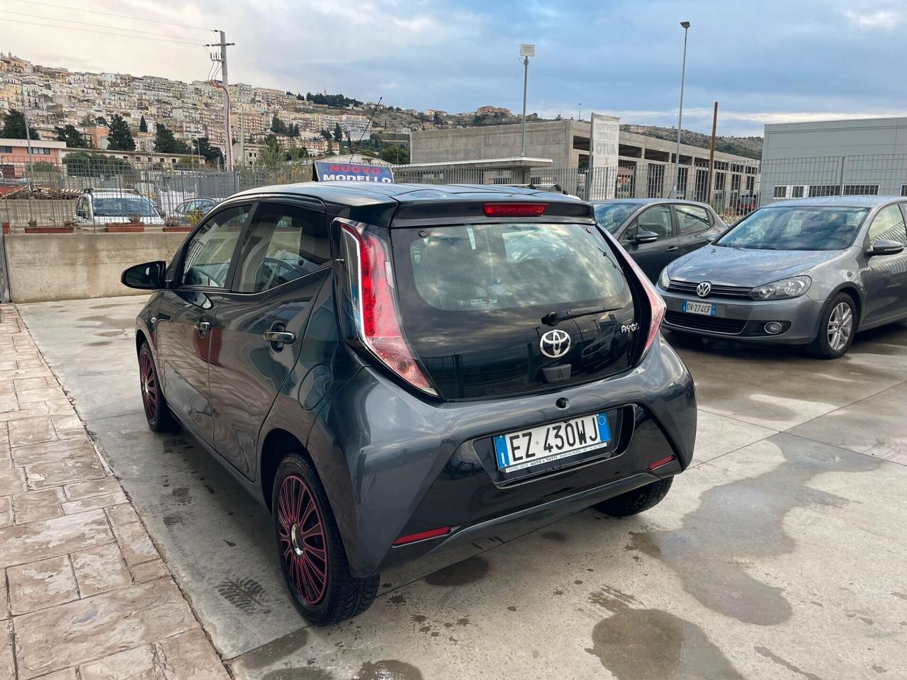 Toyota Aygo 1.0 VVT-i 69 CV 5 porte x-wave