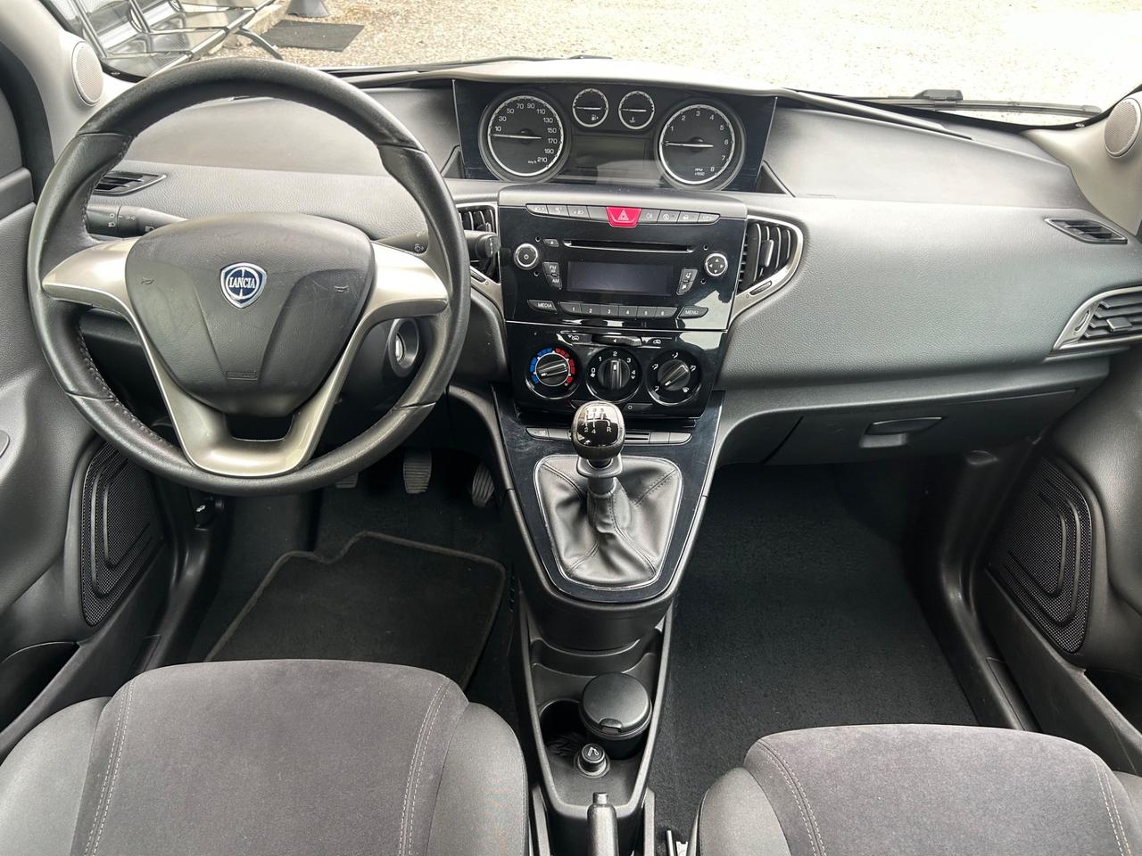 Lancia Ypsilon 1.2 69 CV 5 porte S&S Silver