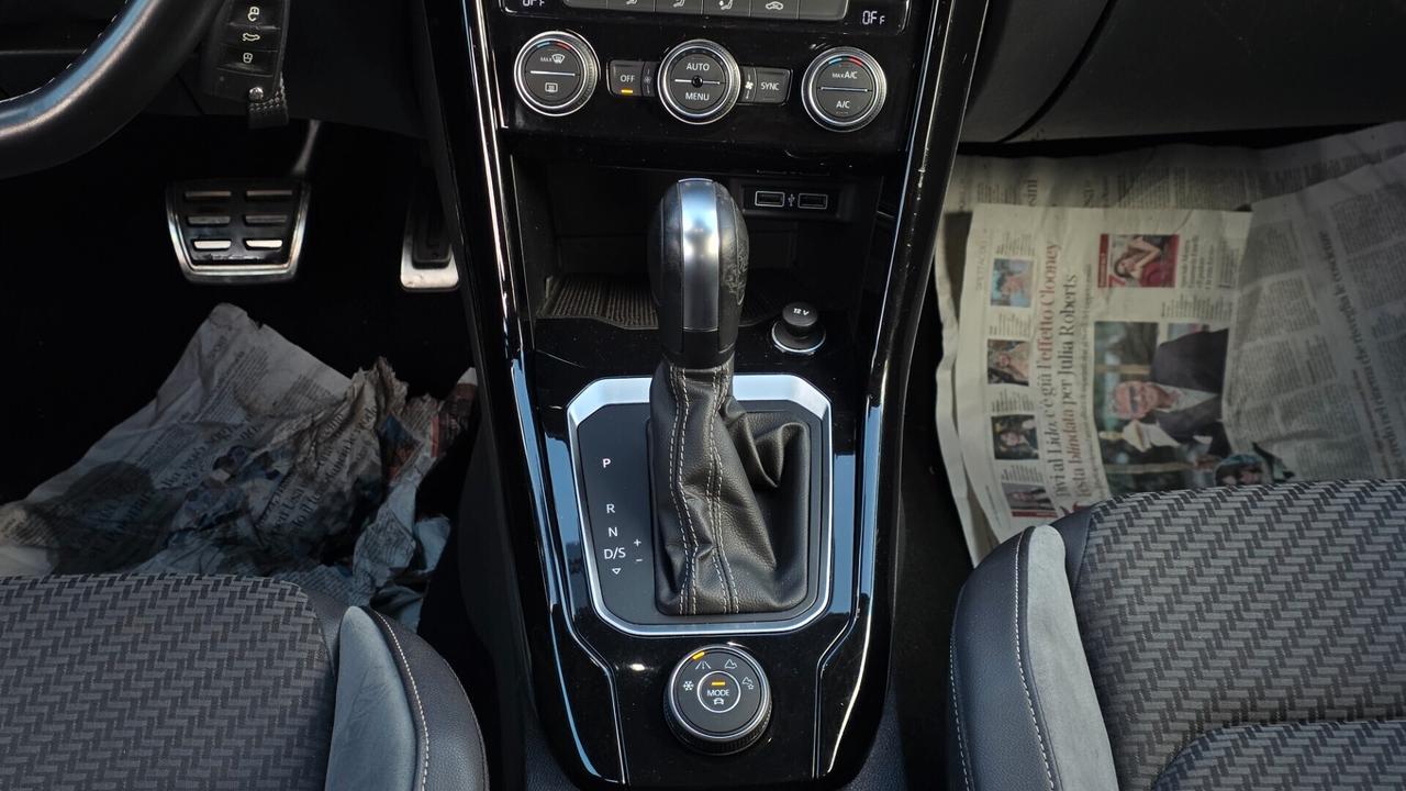 Volkswagen T-Roc R 2.0 TSI DSG 4MOTION BlueMotion Technology