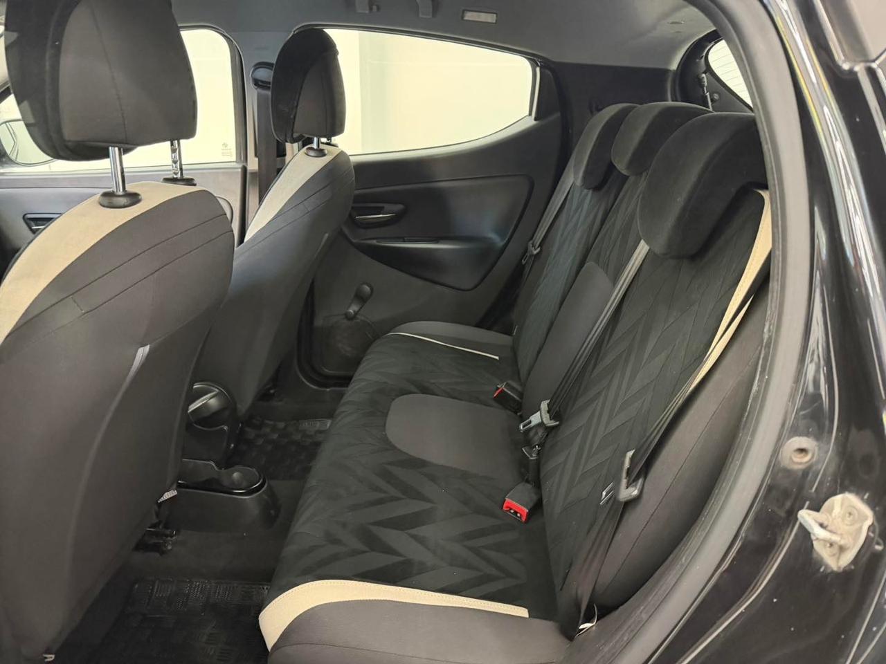 Lancia Ypsilon 1.2 69 CV 5 porte Gold 2016