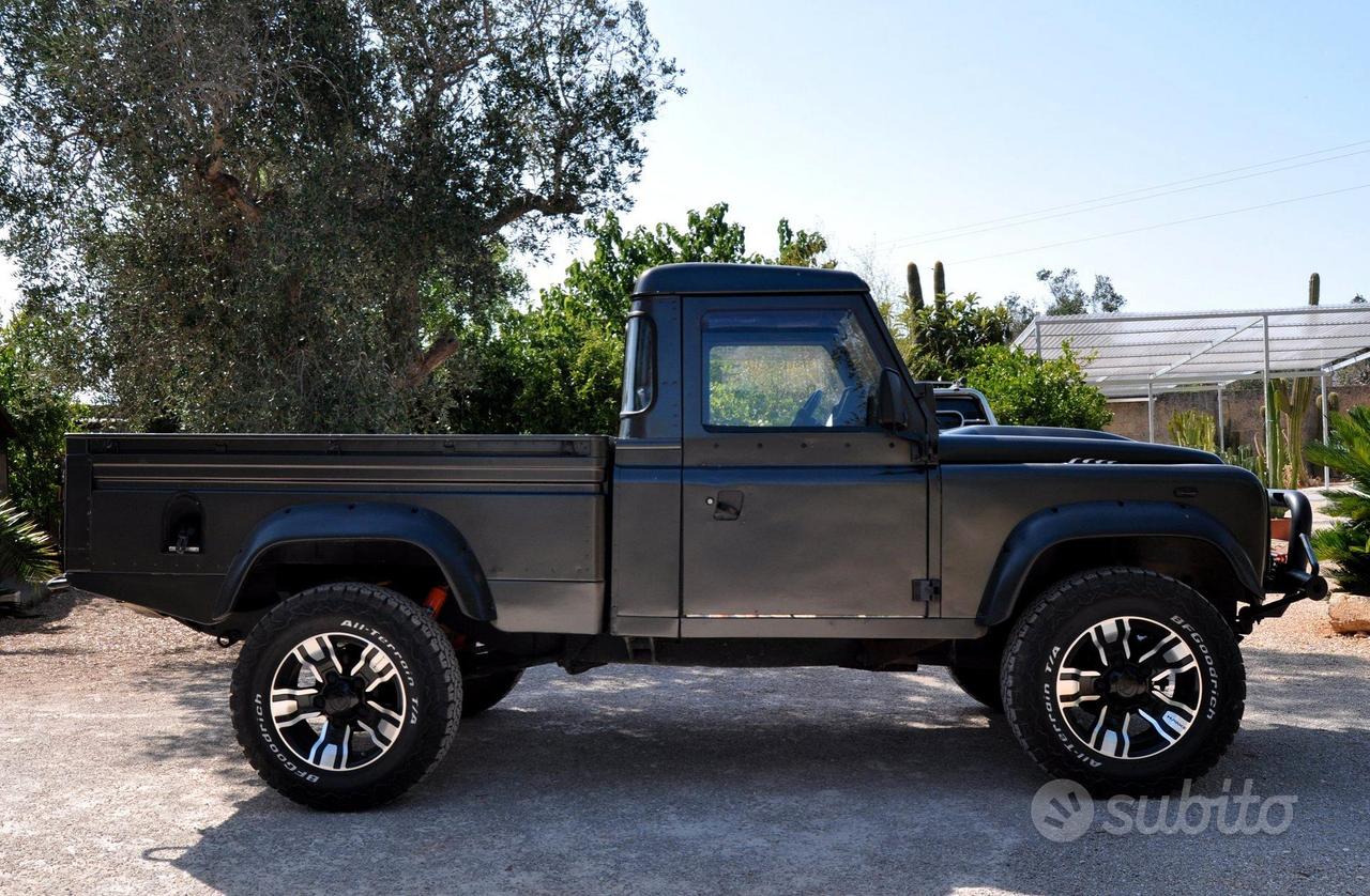 Land Rover Defender 110