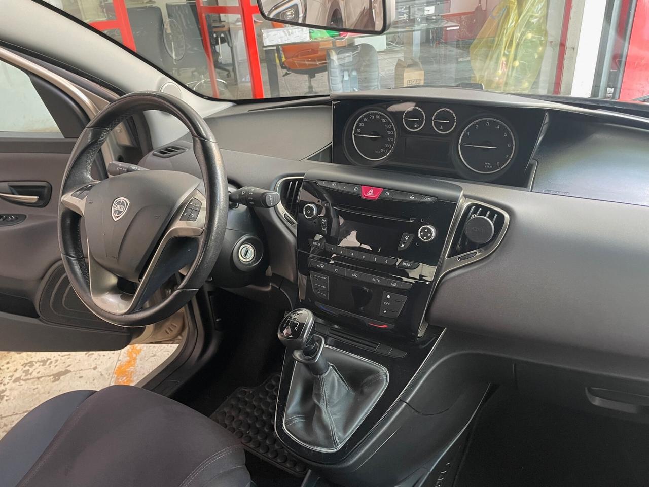Lancia Ypsilon 1.2 69 CV 5 porte 30th Anniversary 49.000KM!!!