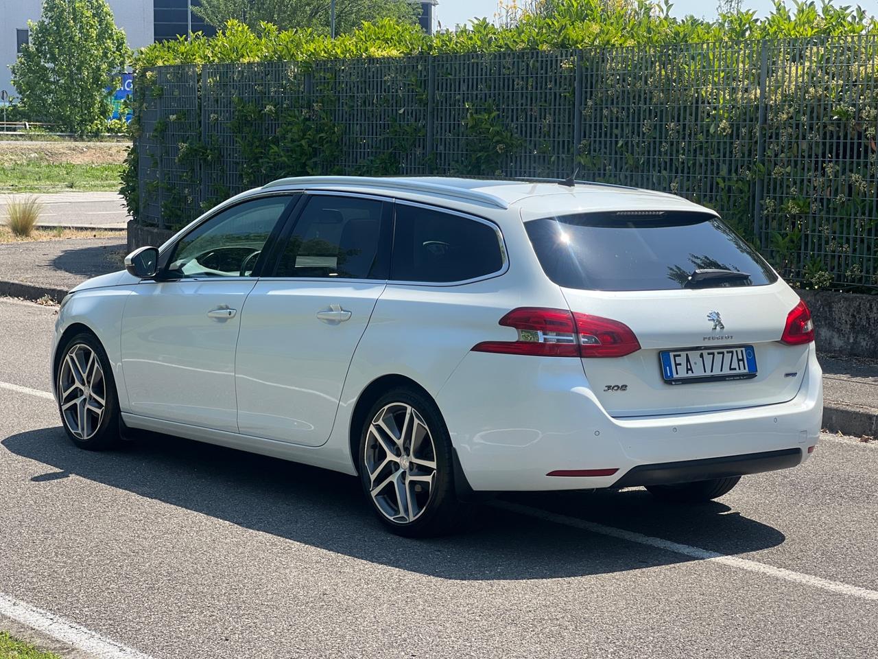 Peugeot 308 BlueHDi 120 S&S EAT6 SW GT Line