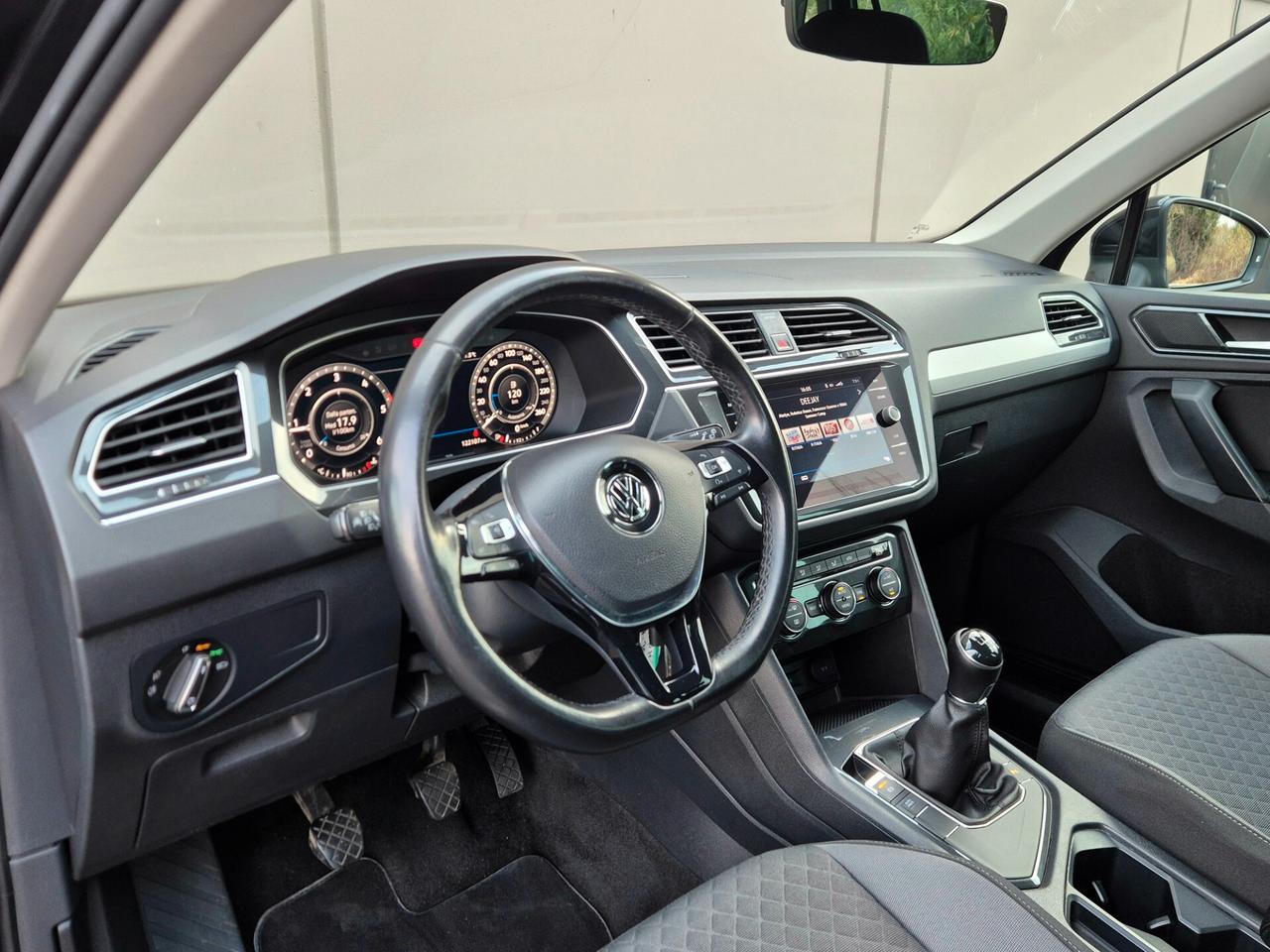 Volkswagen Tiguan 1.6 TDI R-Line Sport