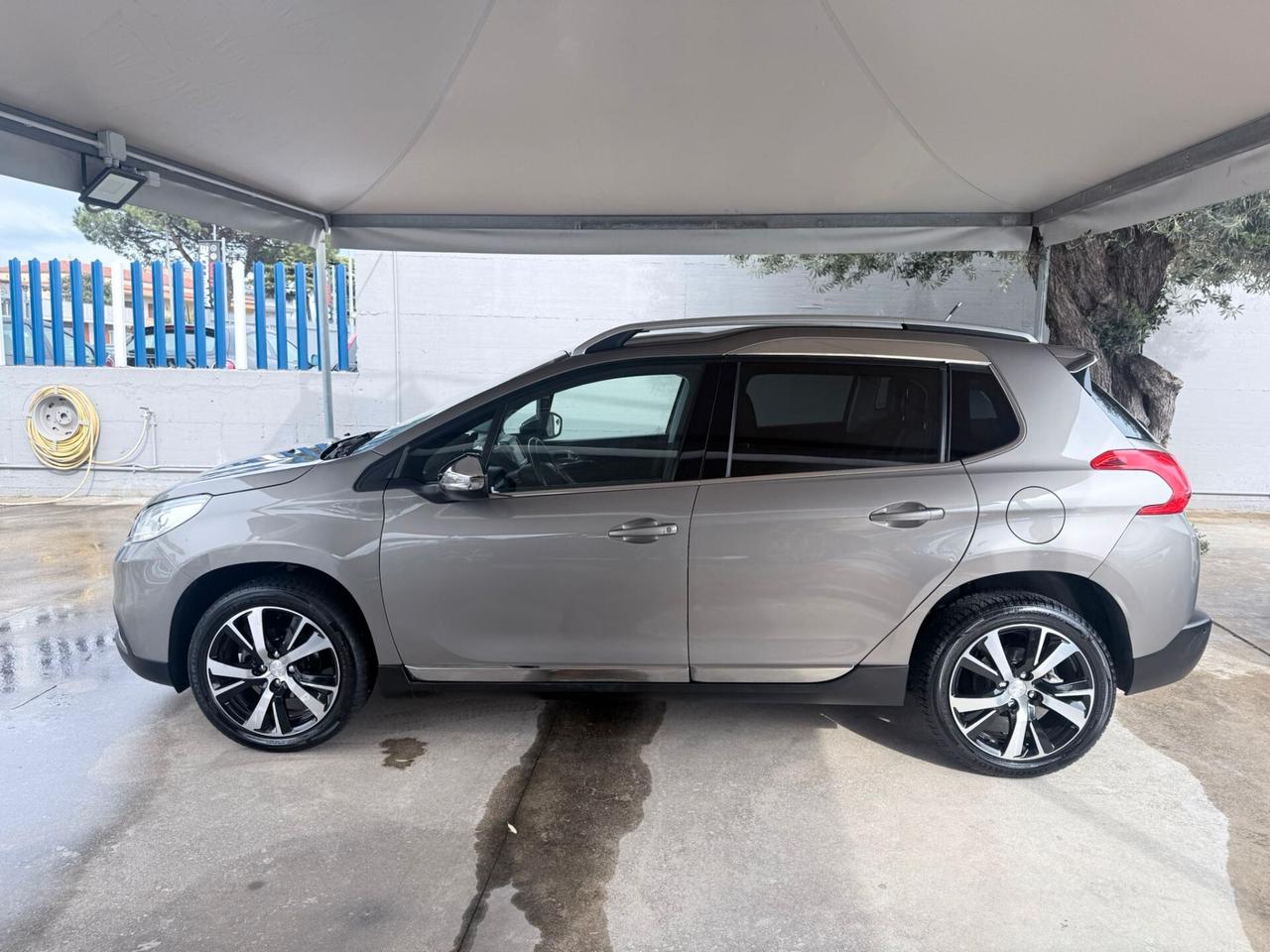 Peugeot 2008 BlueHDi 100 Black Matt