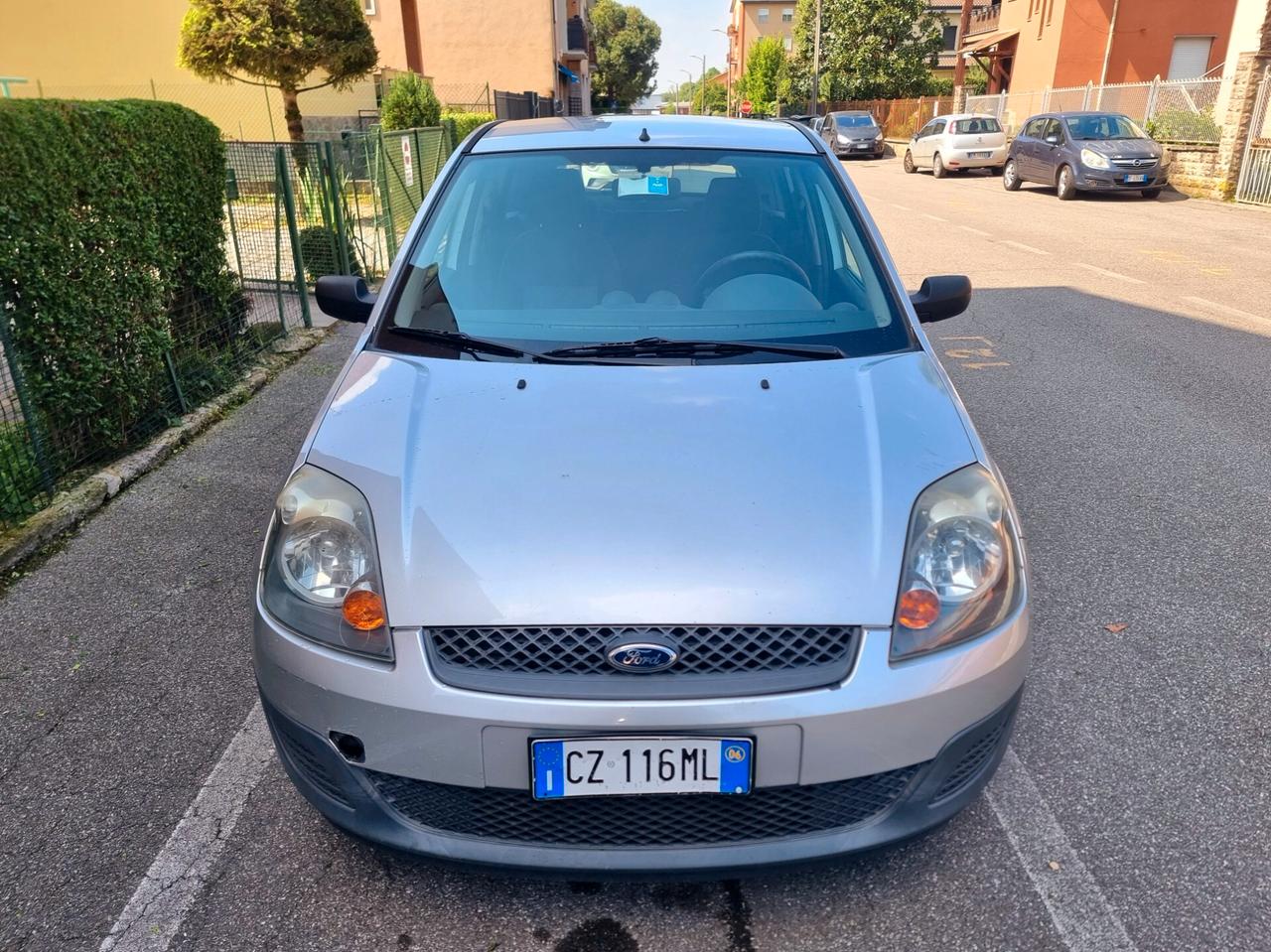 Ford Fiesta 1.4 TDCi 5p. ADATTA AI NEOPATENTATI