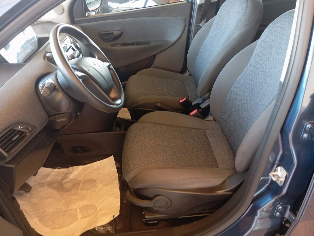 Lancia Ypsilon 1.0 FireFly 5 porte S&S Hybrid Silver Plus