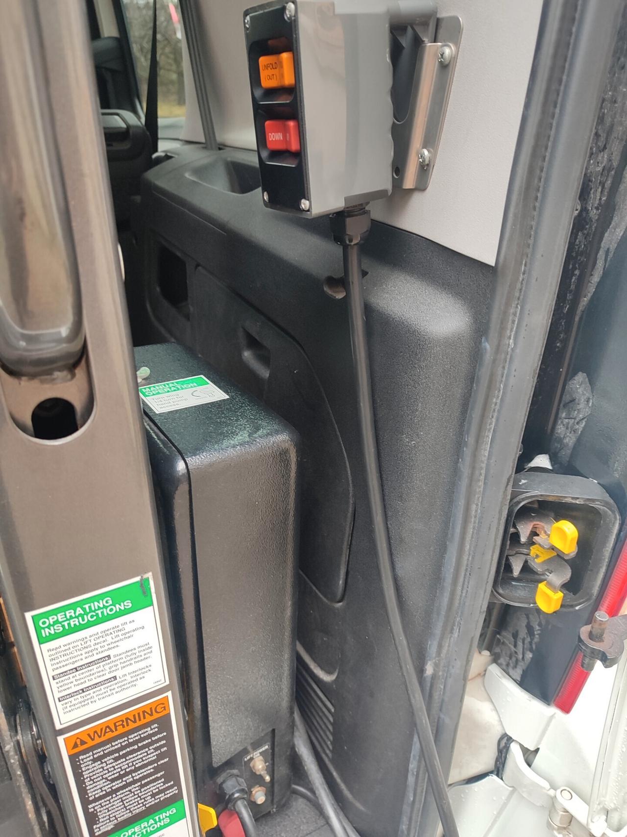 OPEL COMBO 1.4BENZINA 2017 EURO6B PEDANA DISABILI ELETTRICA