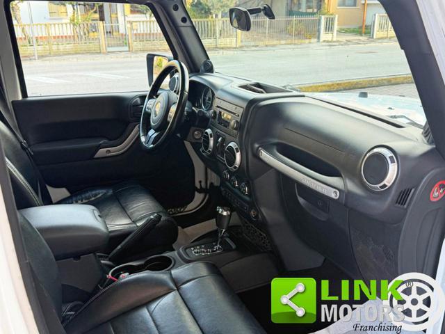 JEEP Wrangler Unlimited 2.8 CRD DPF Sahara Auto