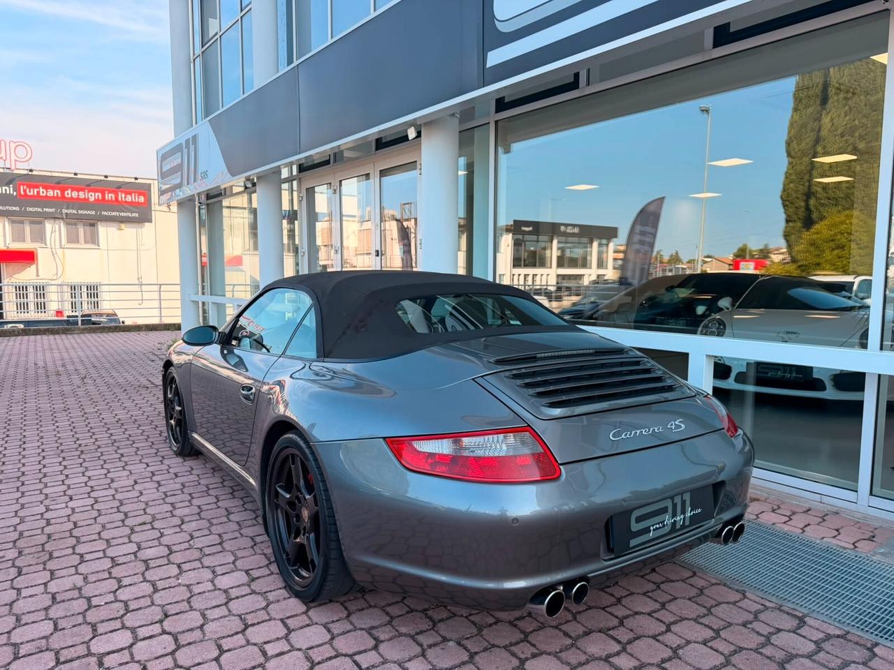 Porsche 911 Carrera 4S Cabriolet