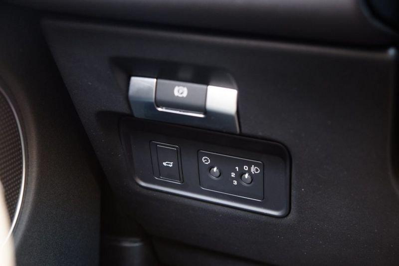 Land Rover Discovery Sport 2.0D AWD Auto S - BLACK PACK -