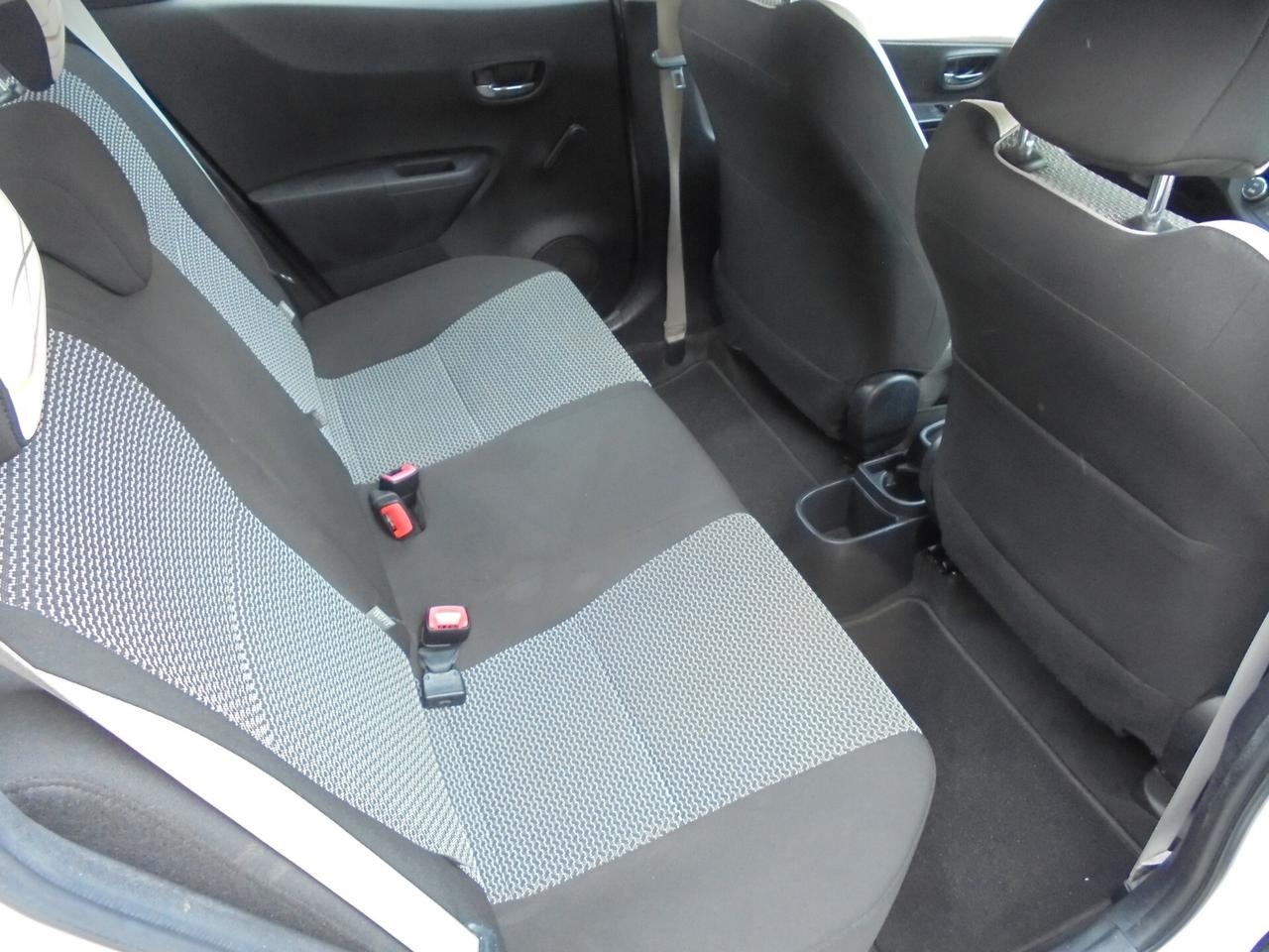 TOYOTA YARIS 1.4 D-4D 5P LOUNGE – UNIPROPRIETARIO-