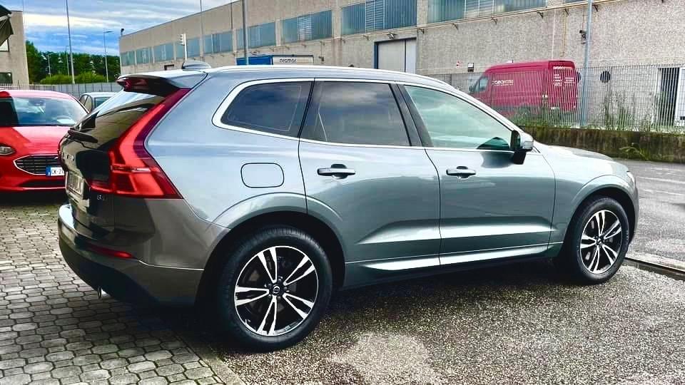 Volvo XC 60 XC60 B4 (d) AWD Geartronic Momentum PELLE