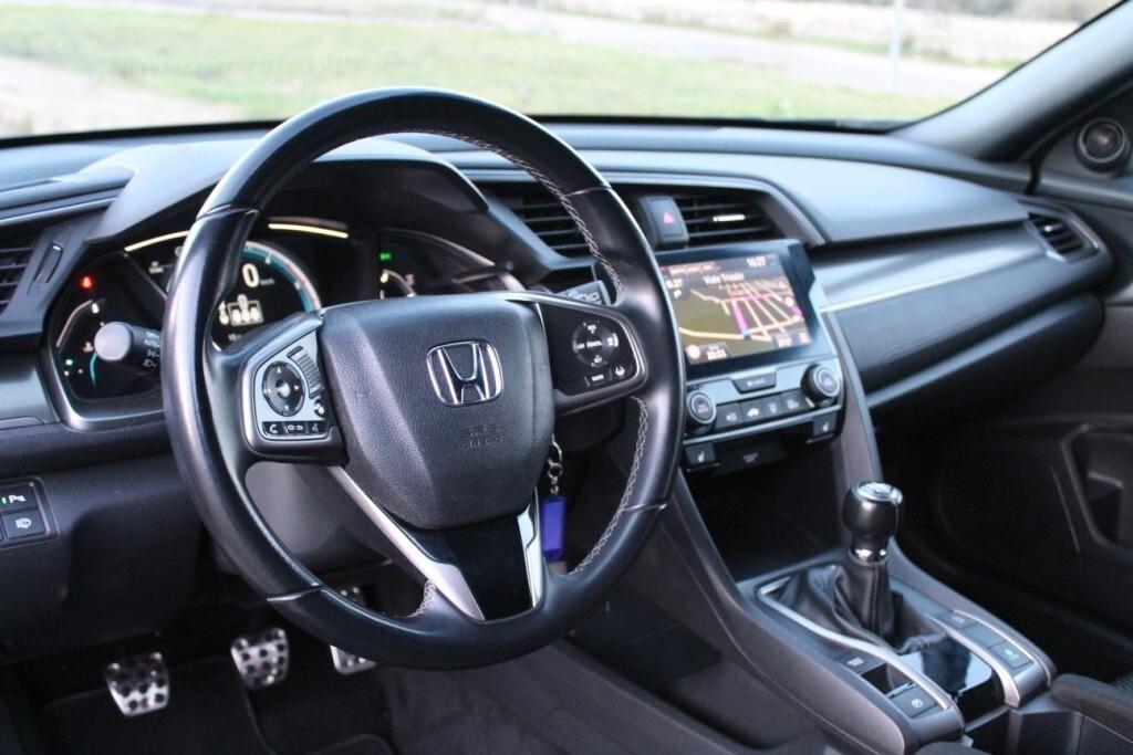 HONDA Civic 1.6 i-DTEC Elegance *LED *RETROCAMERA