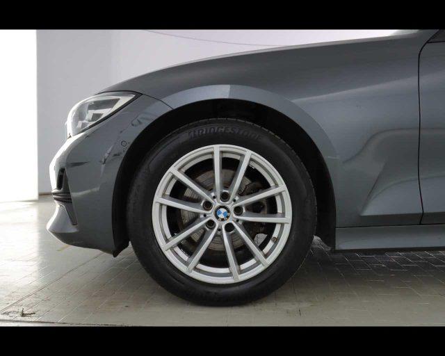 BMW 320 d 48V Touring Business Advantage
