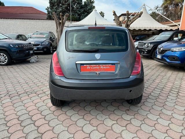 Lancia Ypsilon 1.2 16V Platino