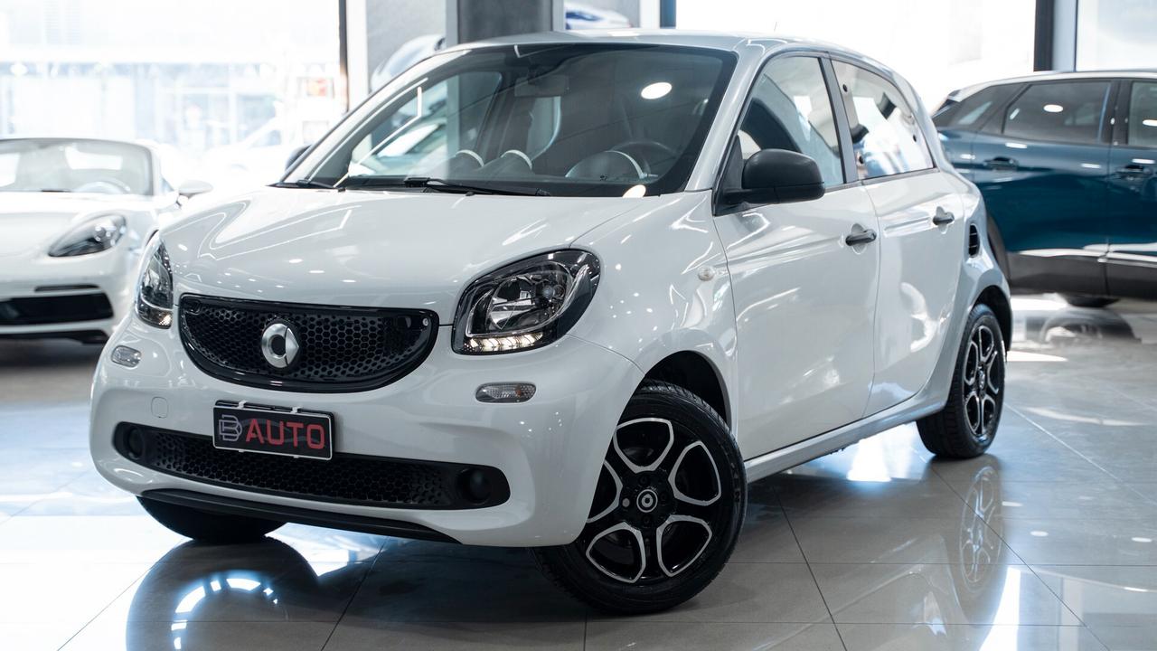 Smart ForFour 1.0 YOUNGSTER 71 CV TWINAMIC AUTO NAVI PELLE FULL