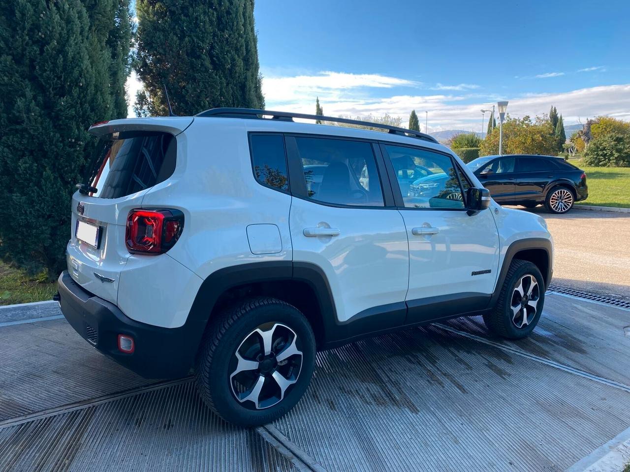 Jeep Renegade 1.3 T4 240CV PHEV 4xe AT6 Trailhawk
