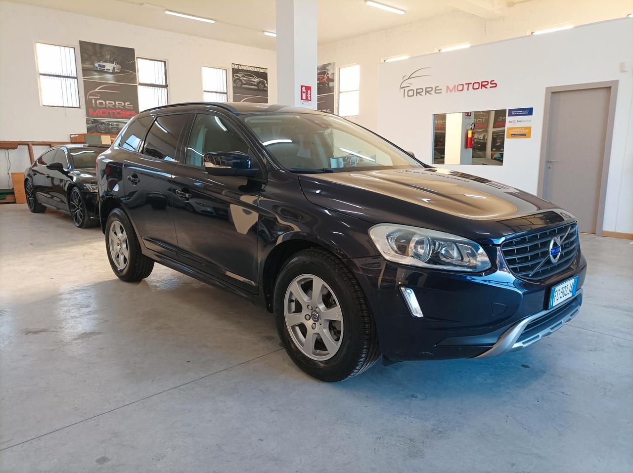 Volvo XC 60 CV 190 D4 Momentum 02/2016