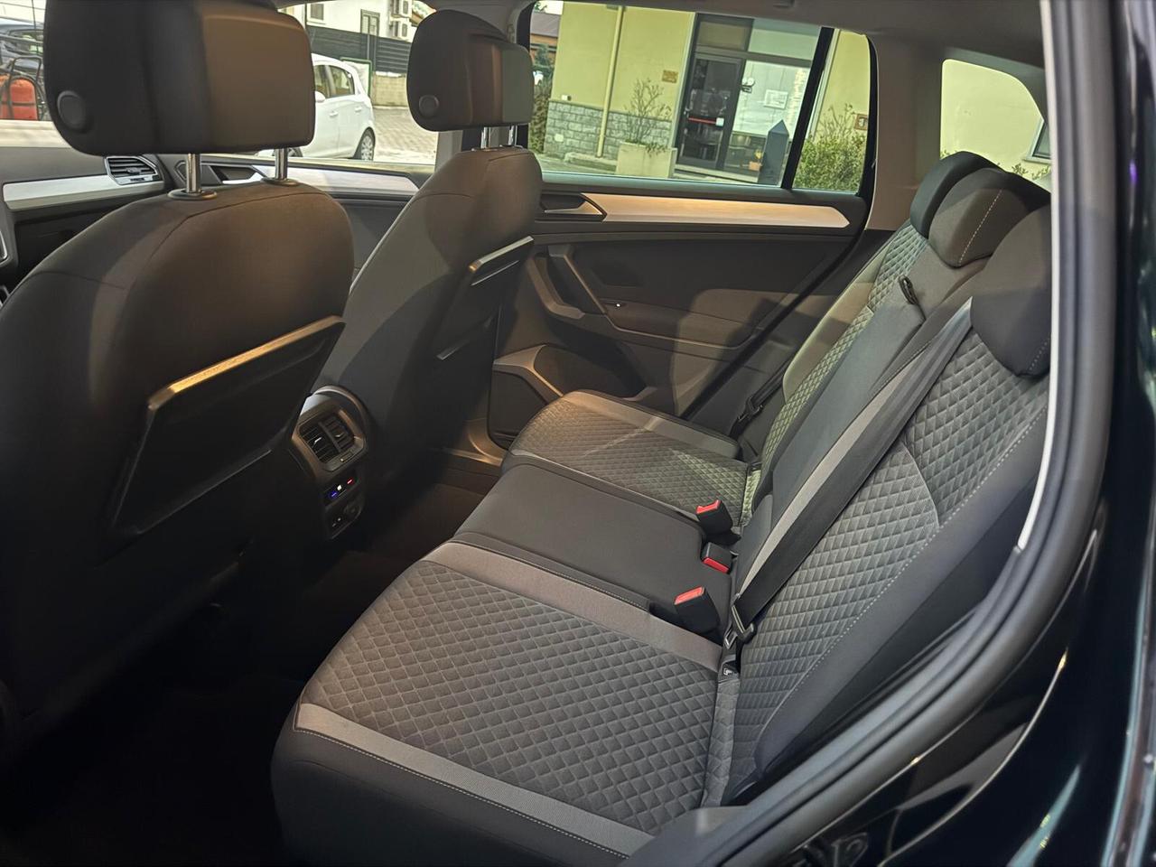 Volkswagen Tiguan 2.0 TDI SCR DSG Business BlueMotion Technology