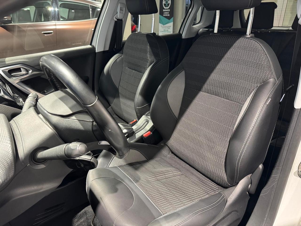 Peugeot 2008 PureTech 82 S&S Allure