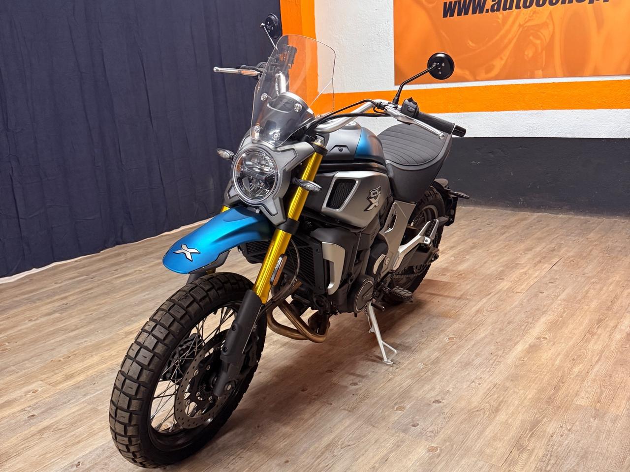 MERAVIGLIOSA CF-MOTO CON SOLI 2332 KM UNICO PROPRIETARIO