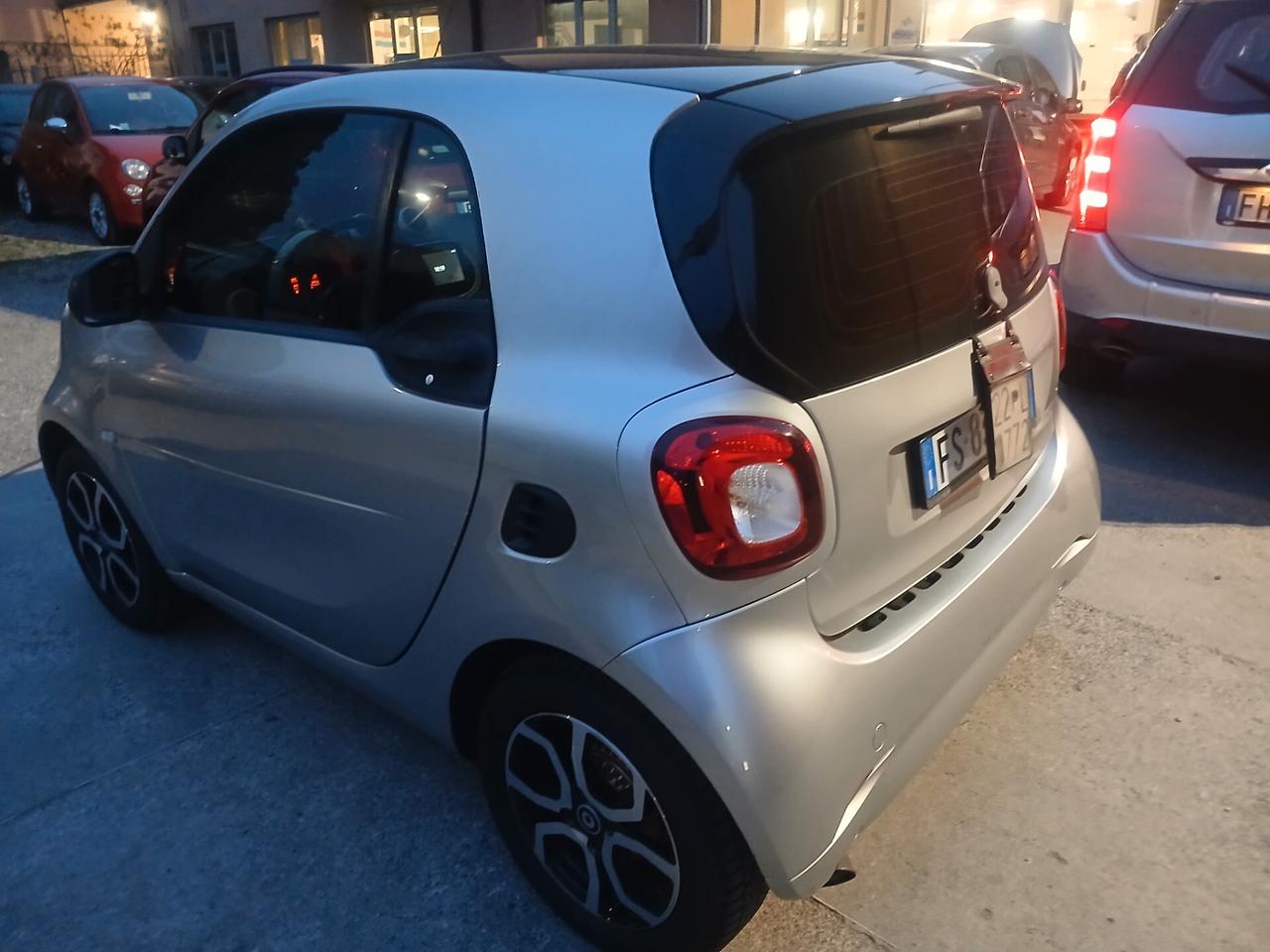Smart ForTwo 70 1.0 Passion ***AUTOMATICA NAVIGATORE**IDONEA NEOPATENTATI