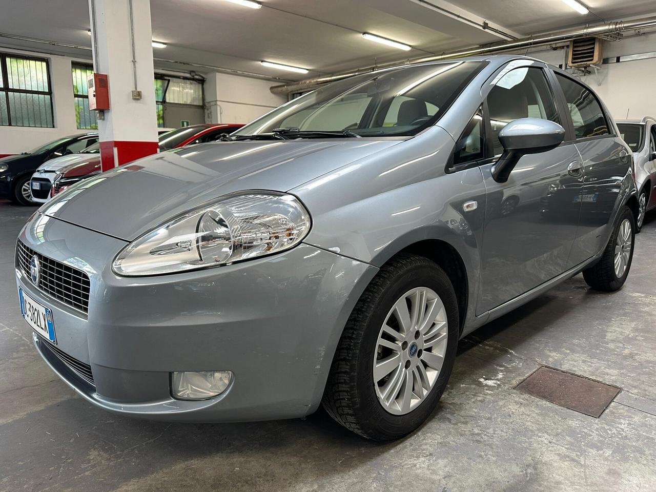 Fiat Grande Punto Grande Punto 1.4 Starjet 16V 5 porte Dynamic
