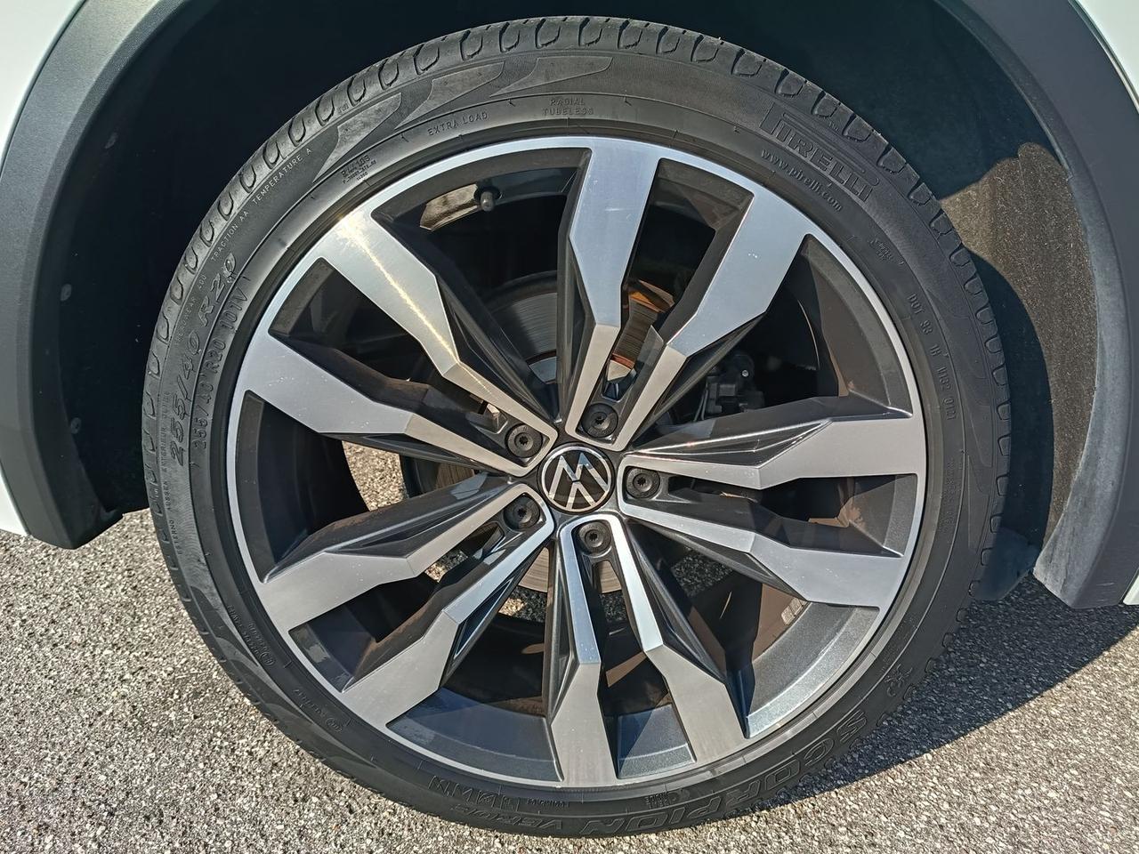 Volkswagen Tiguan R-LINE #50664