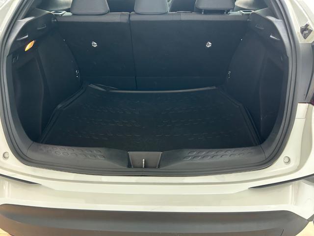 TOYOTA C-HR 1.8 Hybrid E-CVT Business