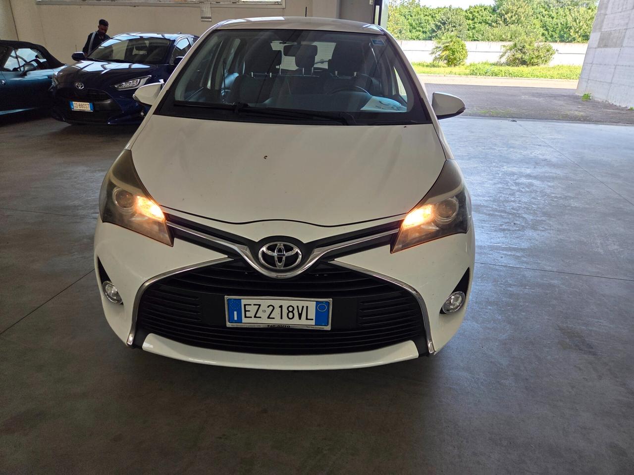 Toyota Yaris 1.0 5 porte Lounge unico proprietario
