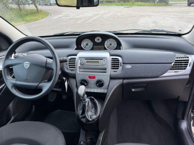 LANCIA Ypsilon 1.2 69 CV Unyca