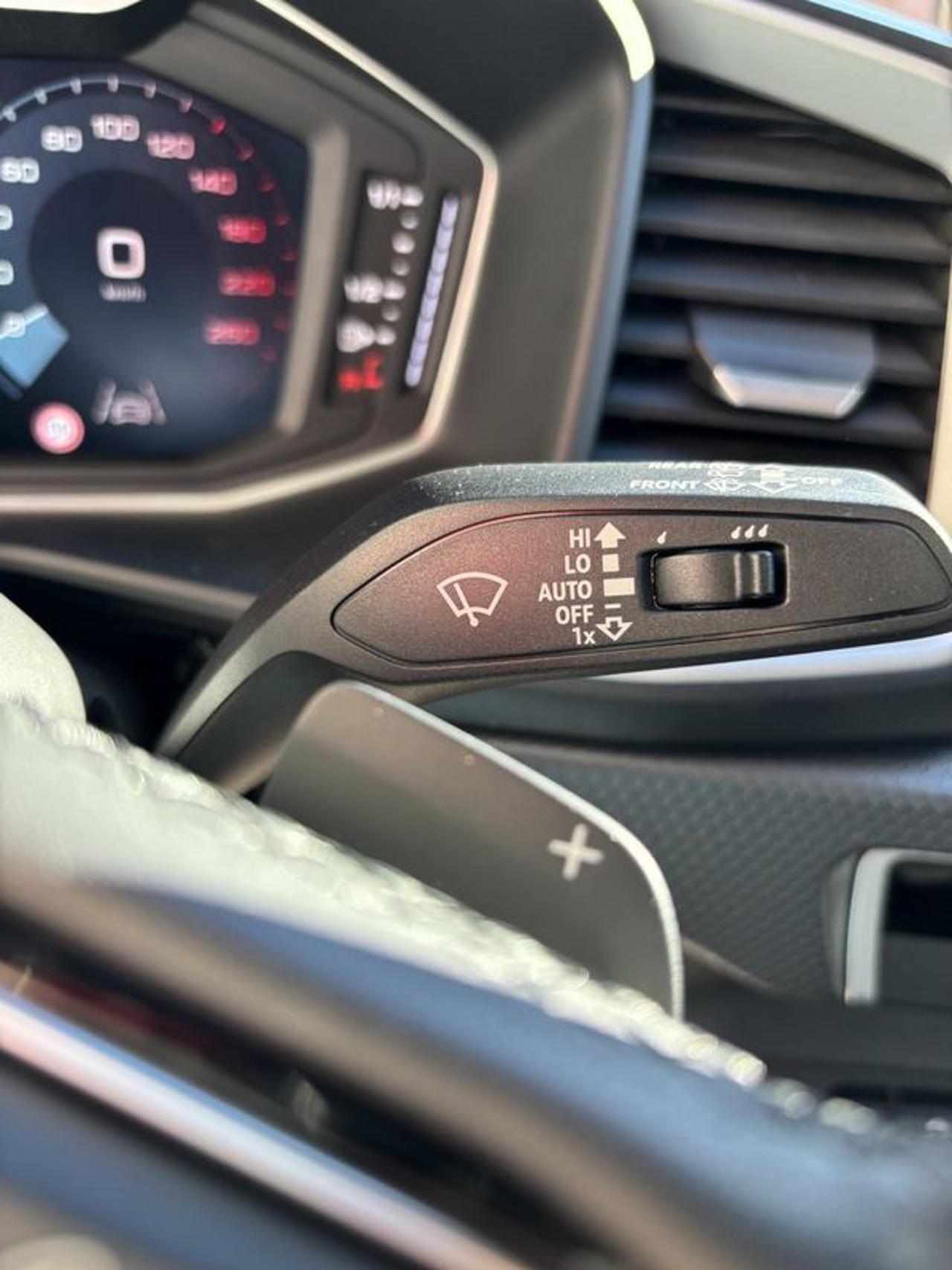 Audi A1 SPB 30 TFSI S tronic S line edition LED-APP-17"