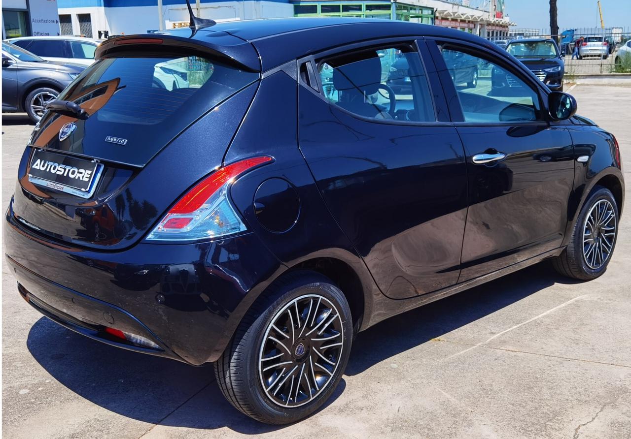 Lancia Ypsilon 1.0 FireFly 5 p. Hybrid Gold