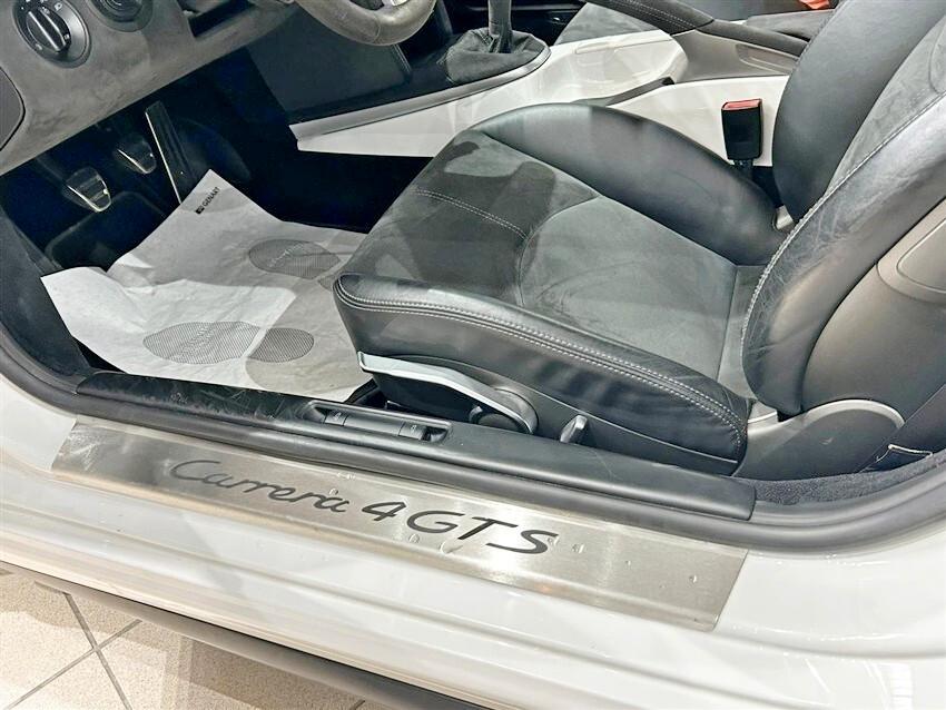 Porsche 911 997 Coupe 3.8 Carrera 4 GTS