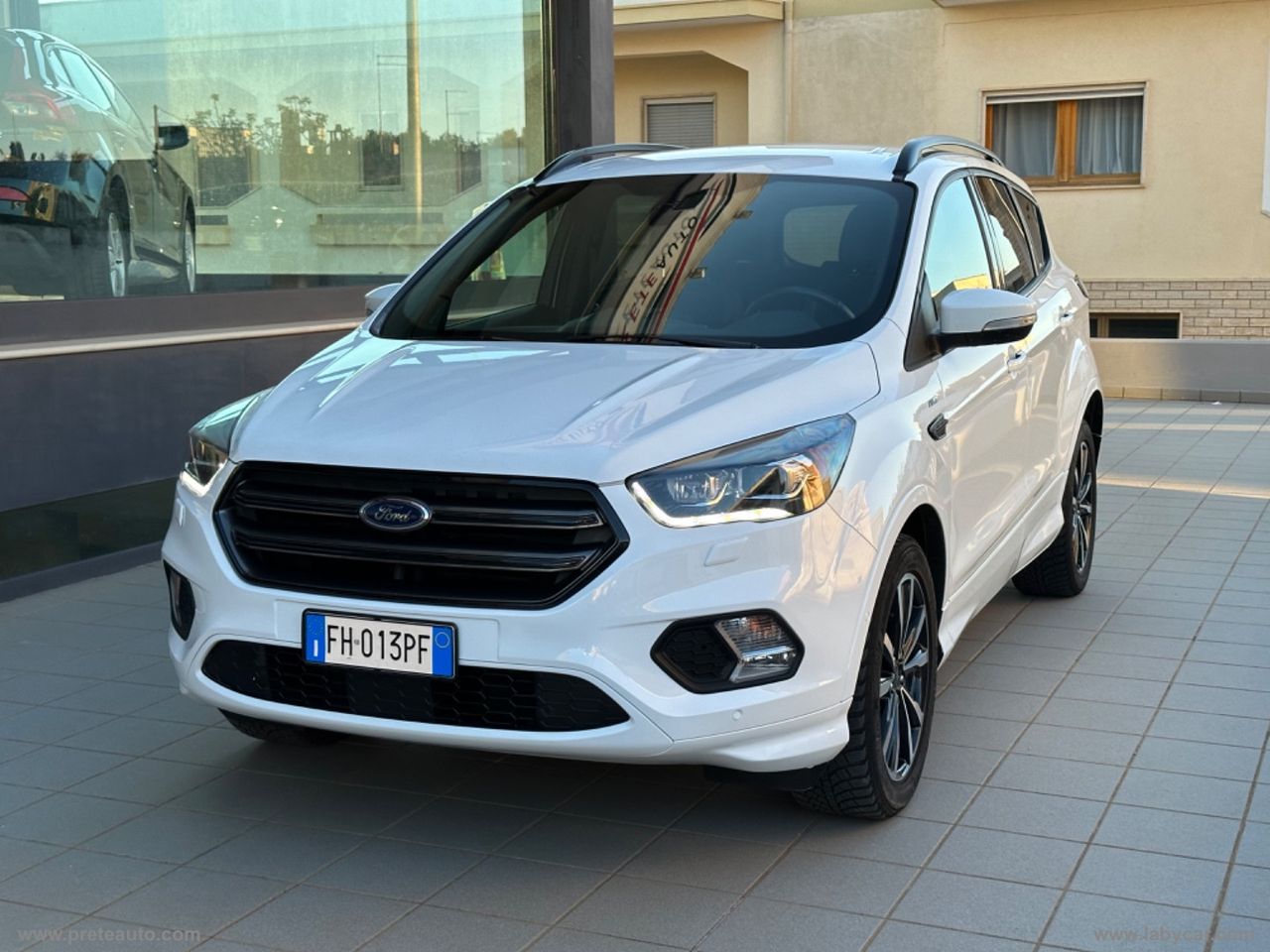 FORD Kuga 1.5 TDCI 120 CV S&amp;S 2WD ST-Line