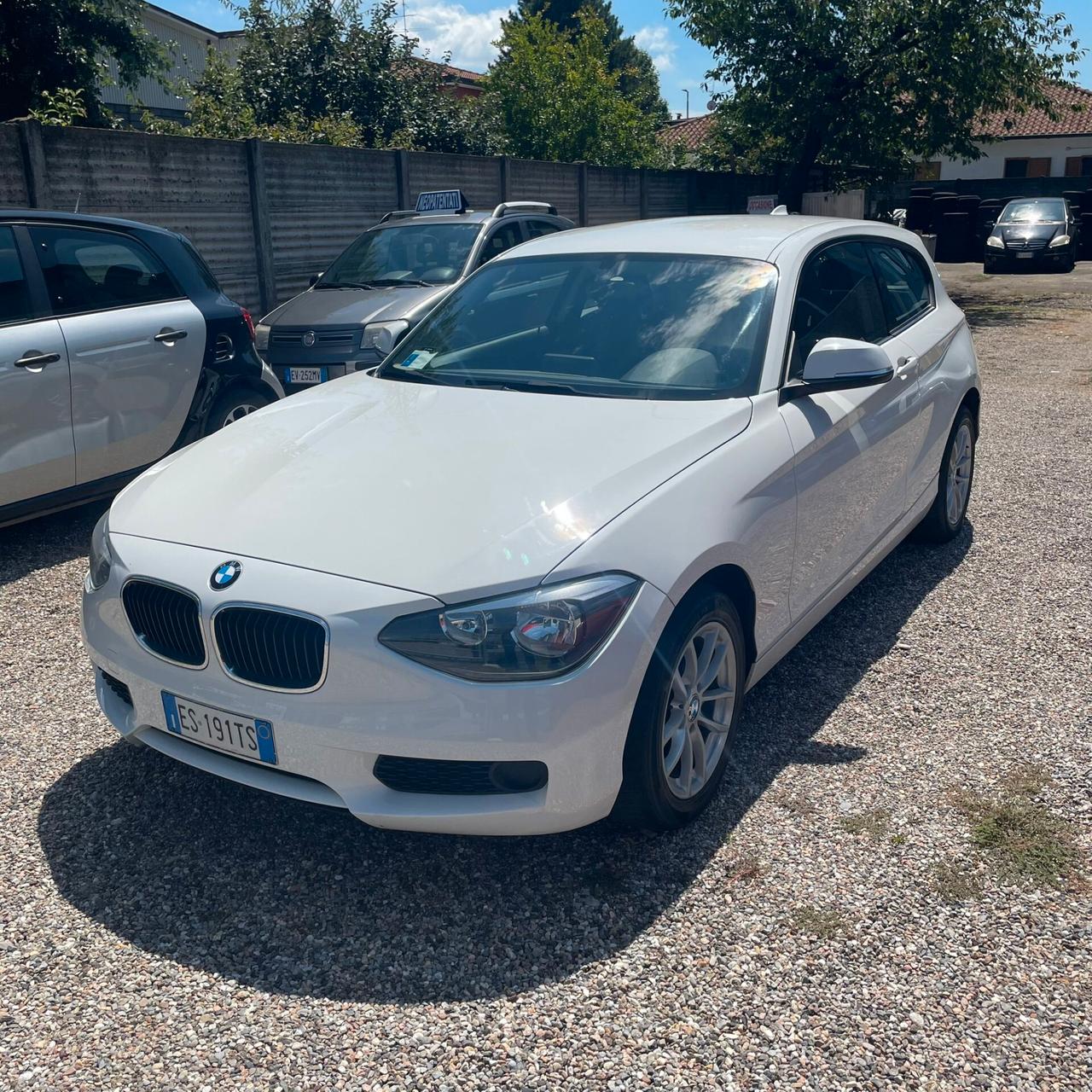 Bmw 114 114i 3p. Joy