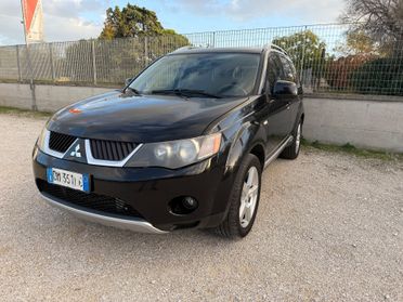 Mitsubishi Outlander 2.0 DI-D Instyle 7 p.ti DPF