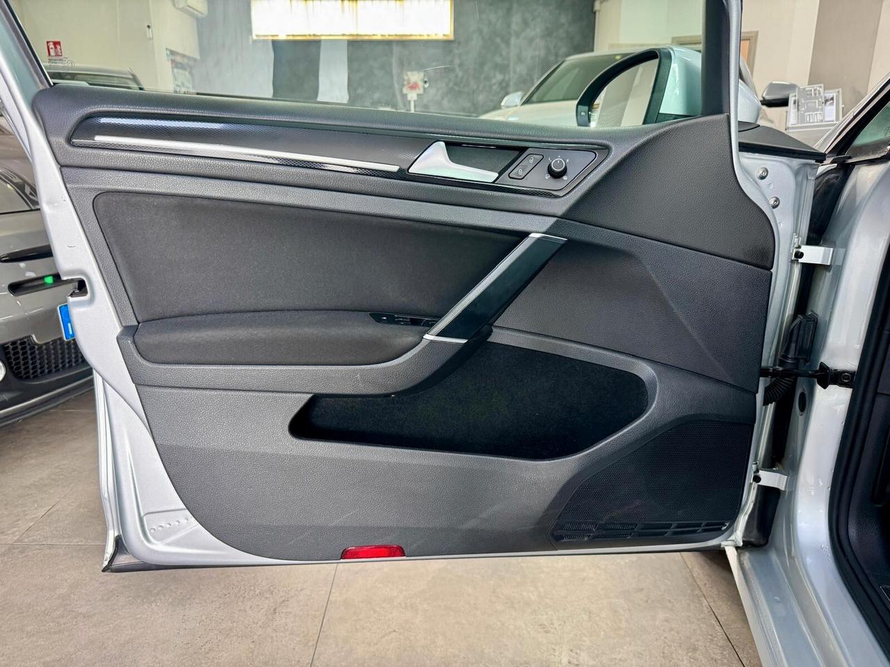 Volkswagen Golf 1.6 TDI 110CV DSG 5p. Highline 2017