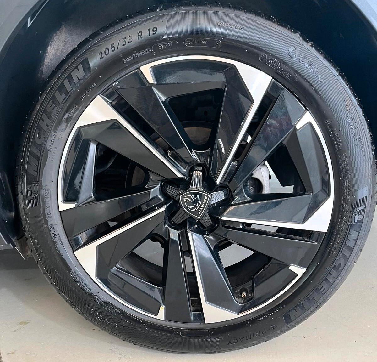 Peugeot 408 PureTech 130 S&S EAT8 Allure