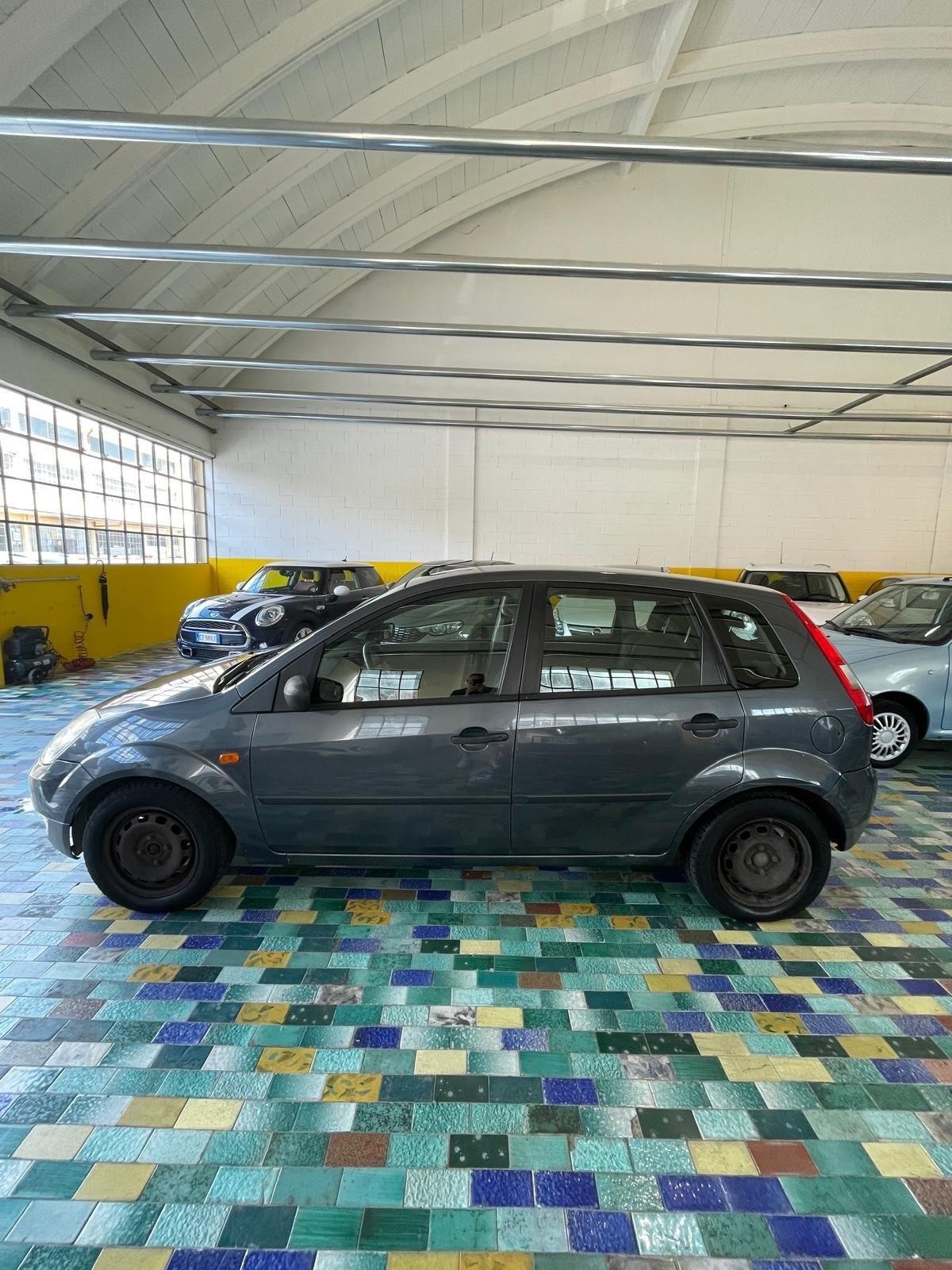 Ford Fiesta 1.2 16V 5p. Ambiente