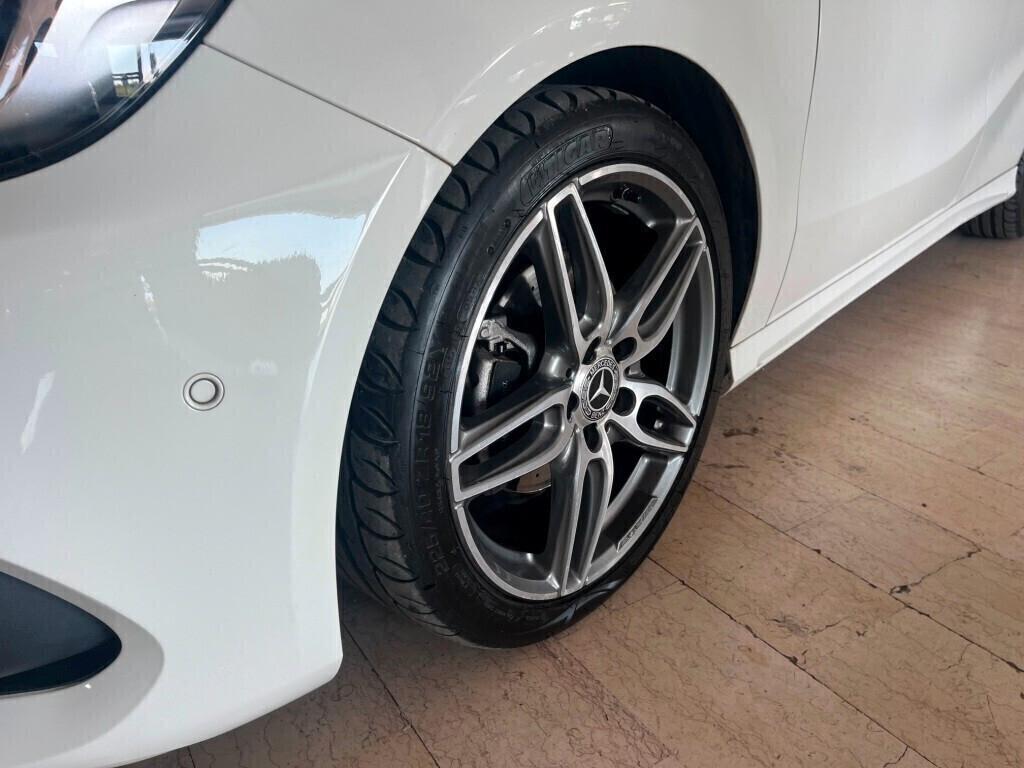 MERCEDES-A 180d Premium my16 - Per Neopatentati