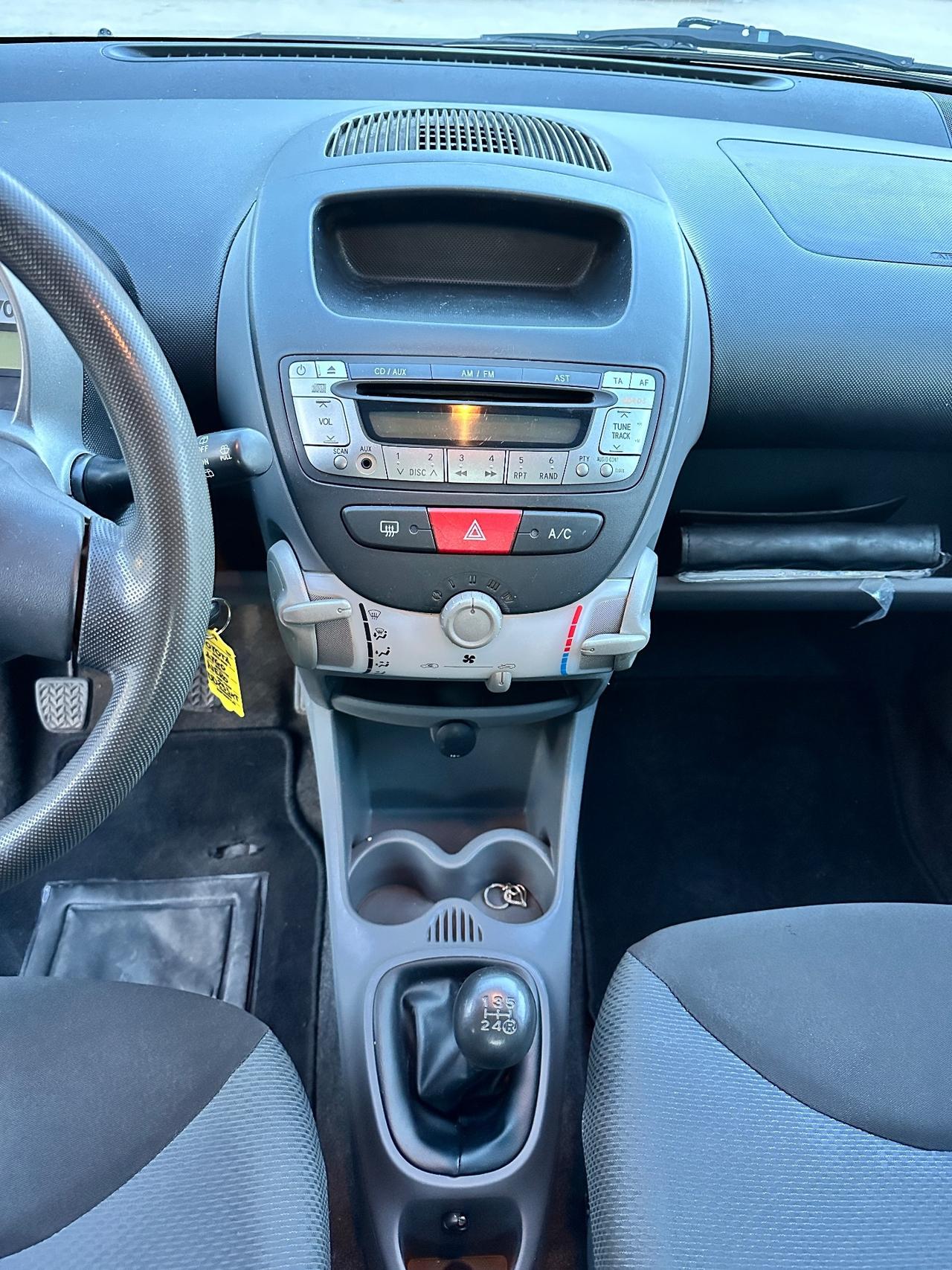 Toyota Aygo 1.0 12V VVT-i 5 porte Sol