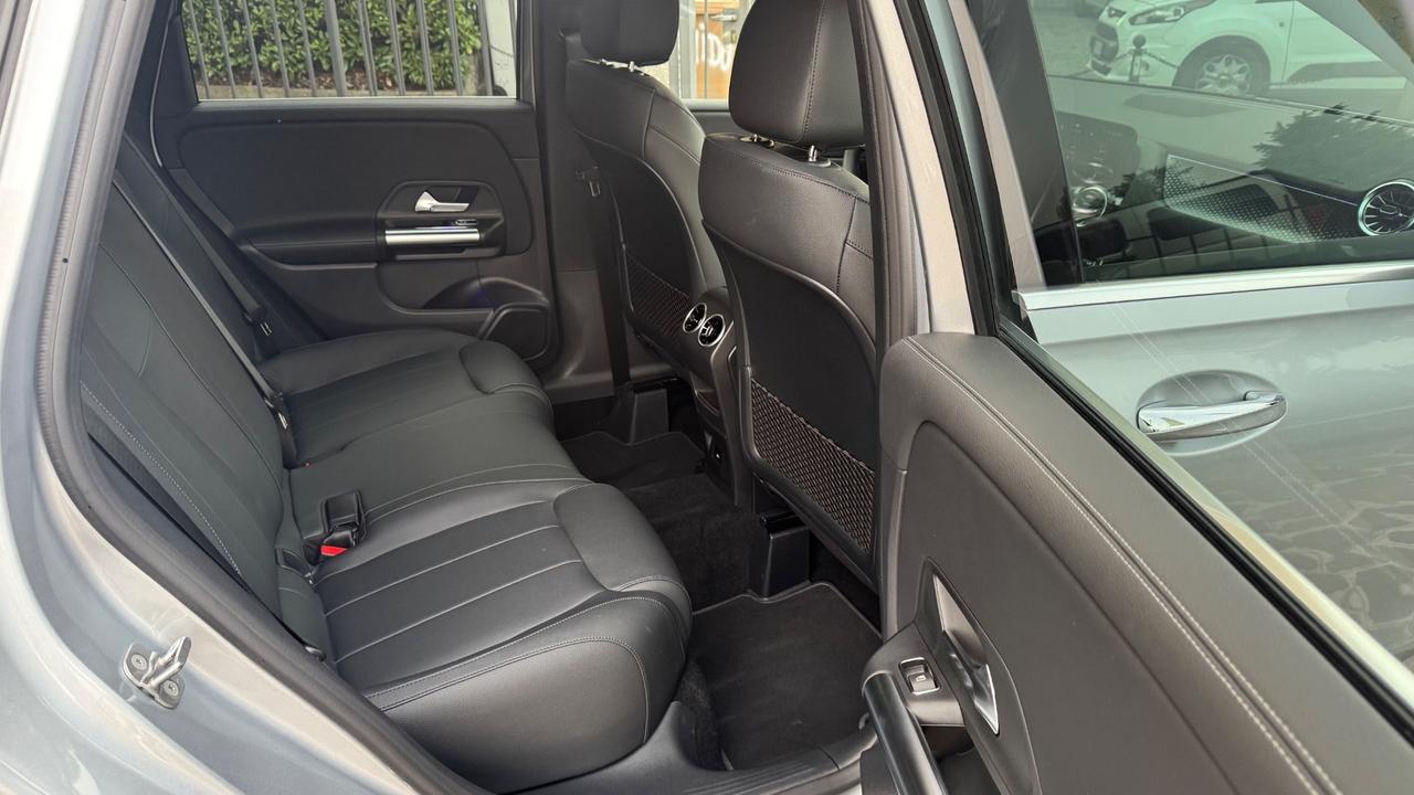 MERCEDES B SPORTSTOURER CLASSE B NEW 180 D STREET EDITION