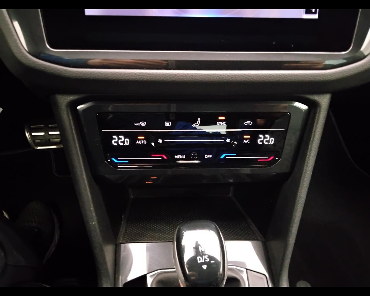 VOLKSWAGEN Tiguan II 2021 - Tiguan 2.0 tdi R-Line 150cv dsg