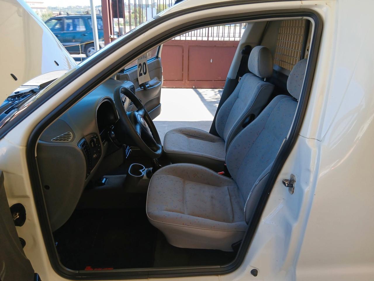 Volkswagen Caddy 1.9 SDI Van Vetrato 01