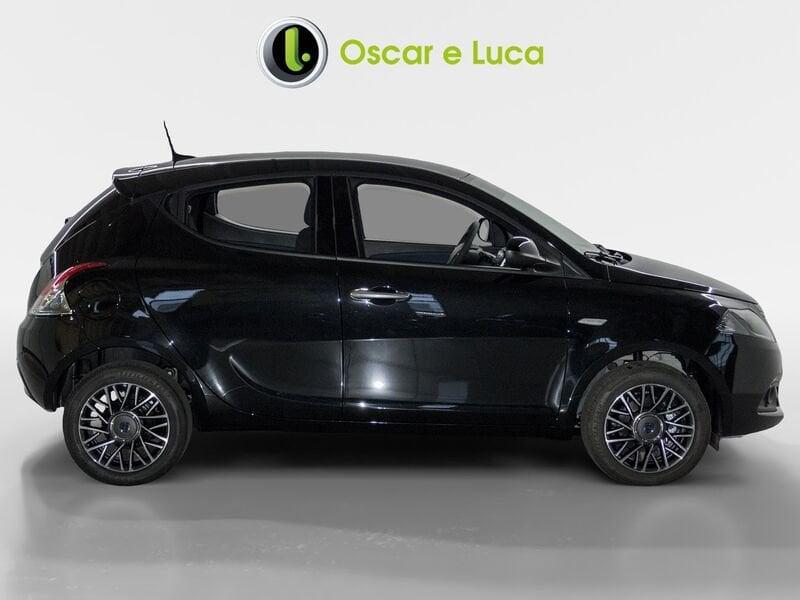 Lancia Ypsilon 1.0 hybrid platino 70cv PROMO